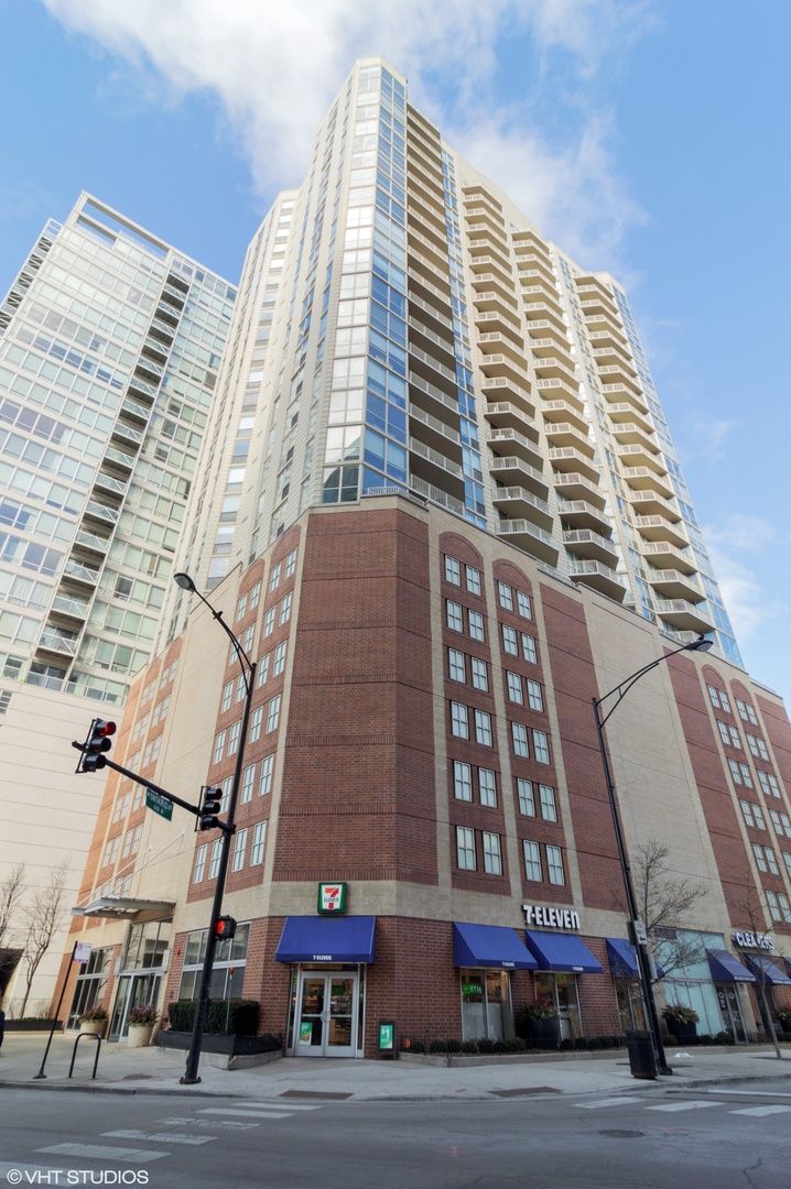 645 N KINGSBURY Street #2205 — Chicago, IL 60610