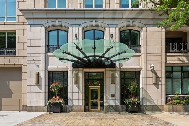 840 N LAKE SHORE Drive #401-402 — Chicago, IL 60611