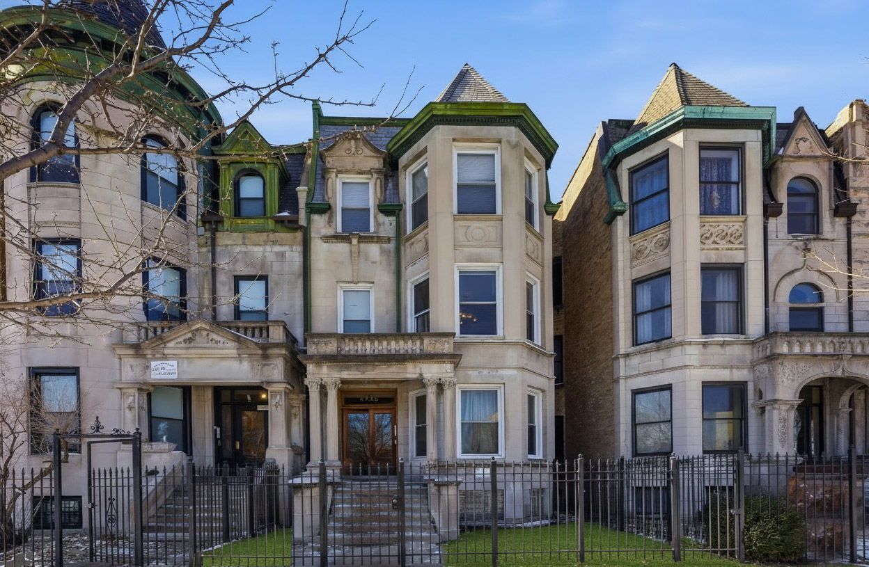 4736 S Prairie Avenue — Chicago, IL 60615