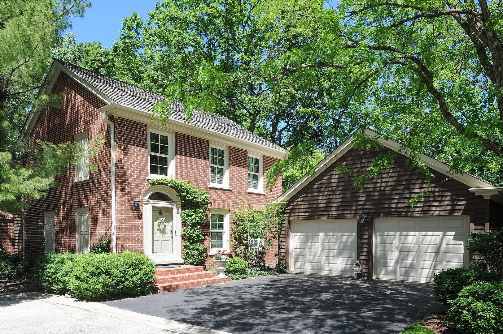 5 Court Of Conn River Valley — Lincolnshire, IL 60069