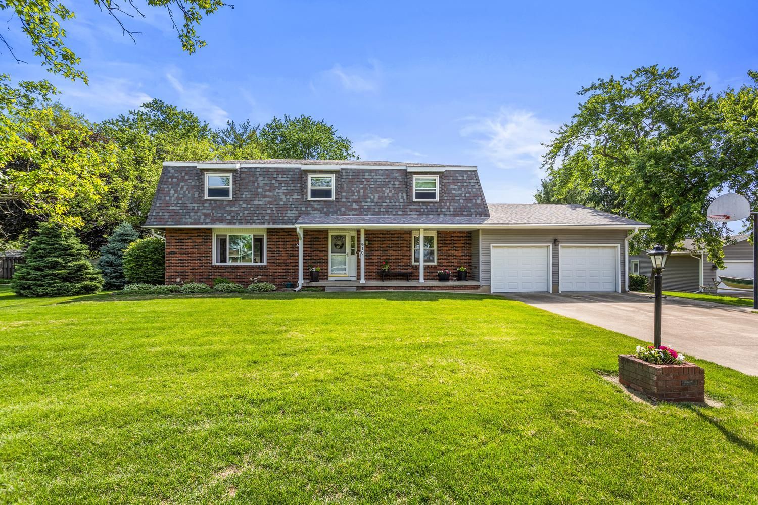 910 N Bell Street — Gibson City, IL 60936
