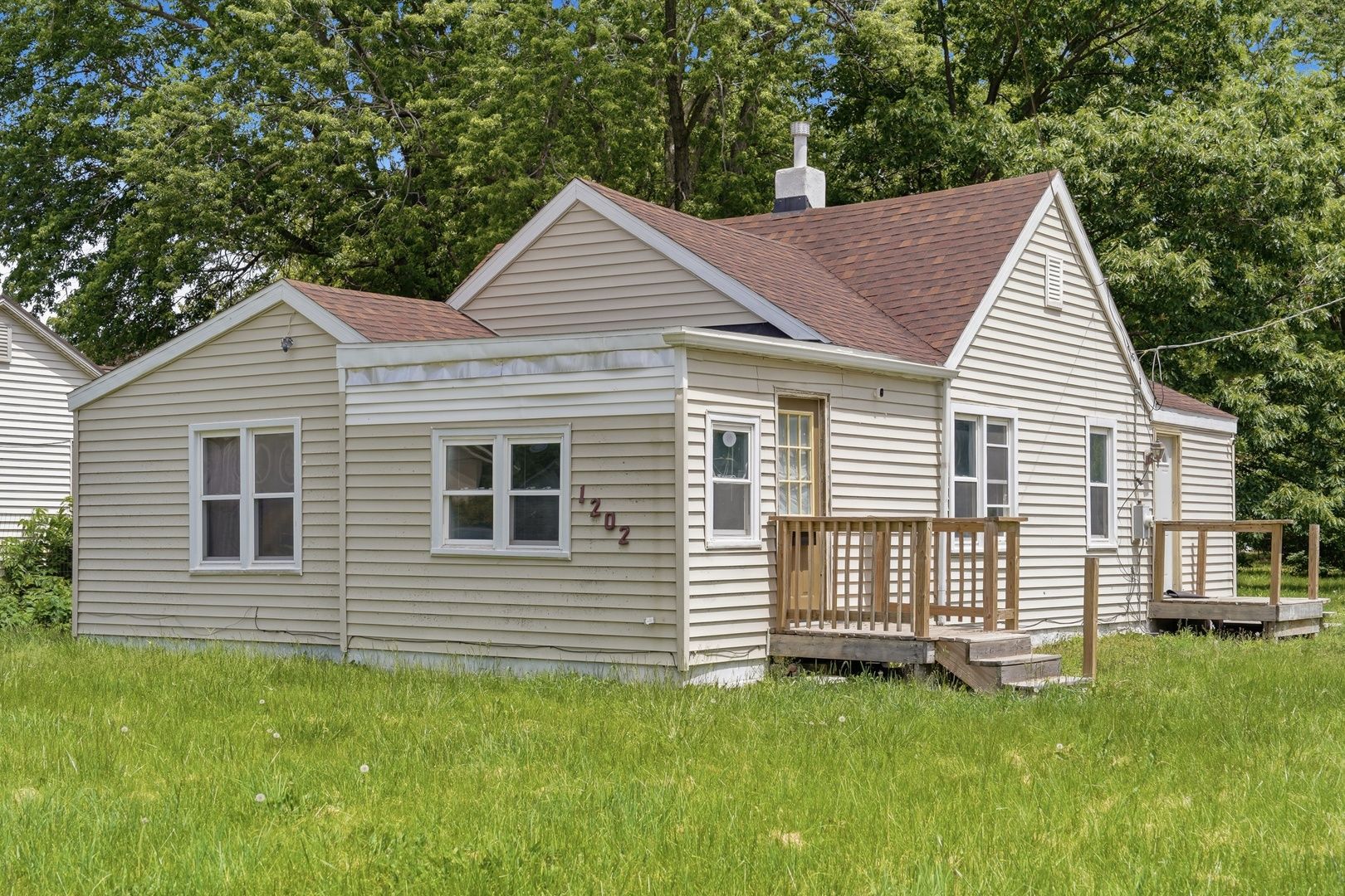 1202 Ave K — Sterling, IL 61081