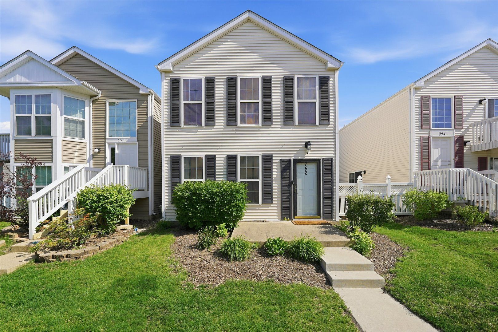 752 Four Seasons Boulevard #752 — Aurora, IL 60504