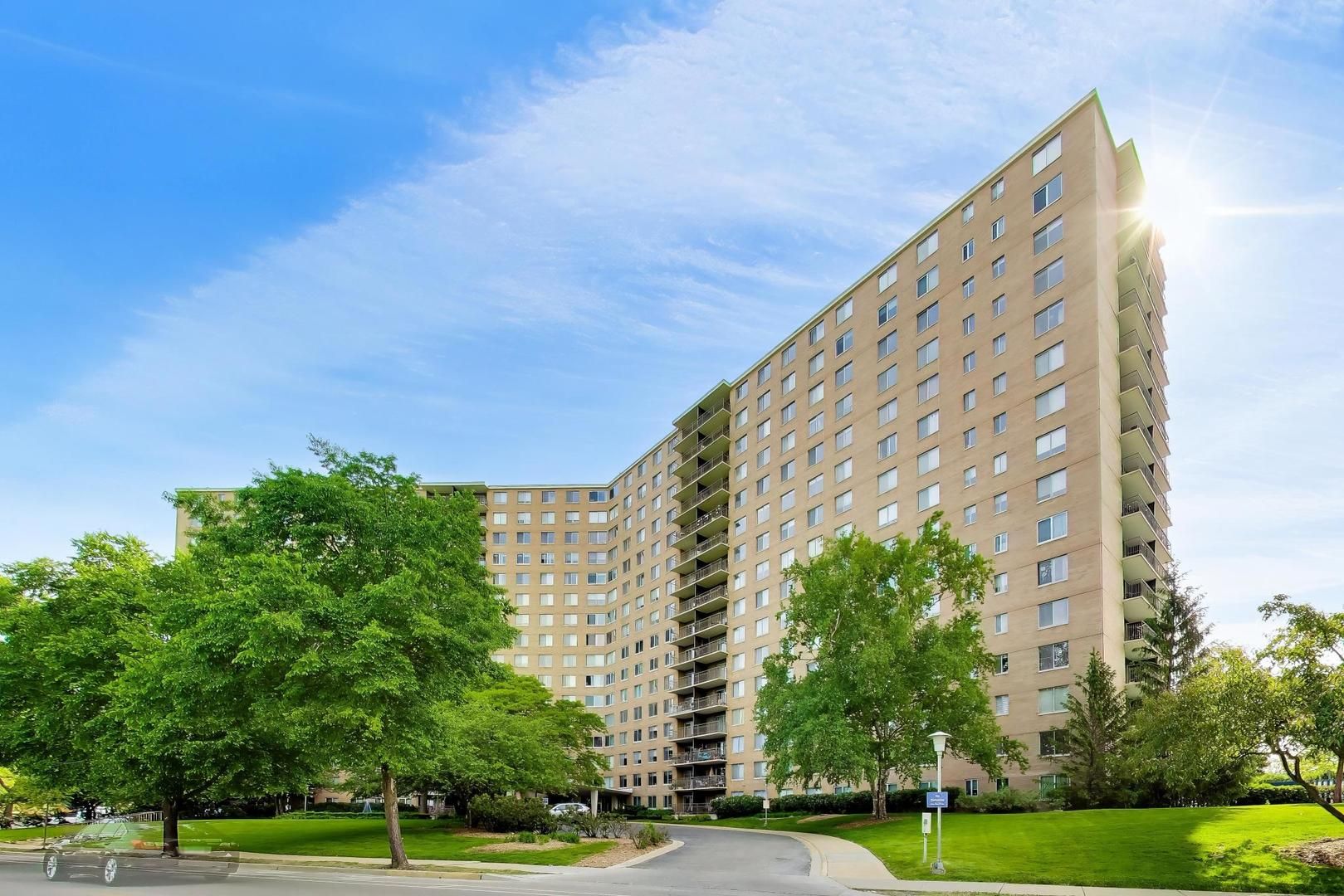 7033 N KEDZIE Avenue #1602 — Chicago, IL 60645