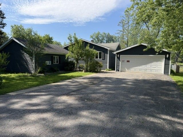 26146 W Blackhawk Avenue — Ingleside, IL 60041