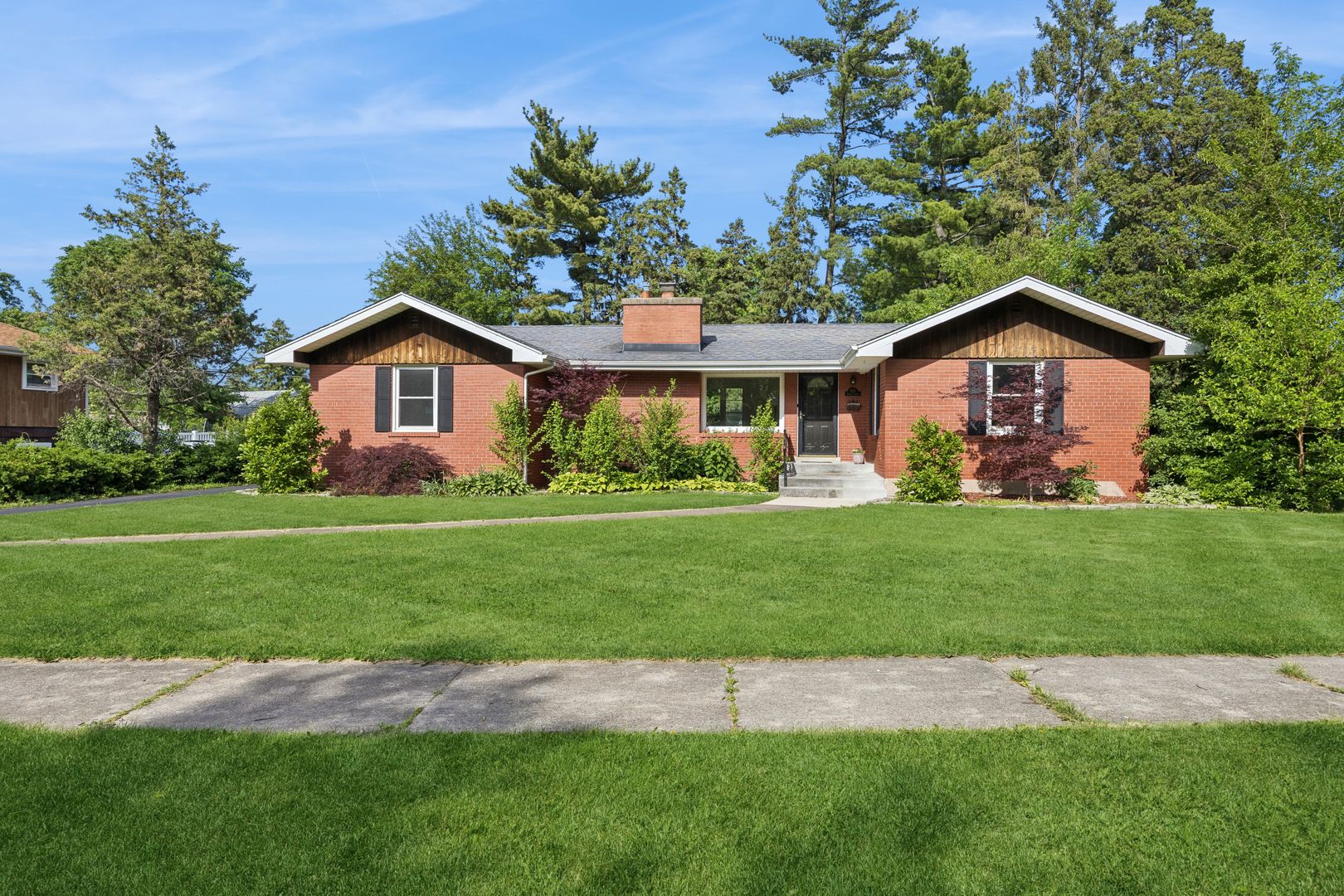 629 Dundee Avenue — Flossmoor, IL 60422