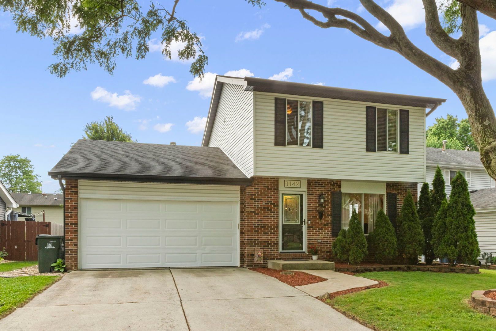 1142 Greensfield Drive — Naperville, IL 60563