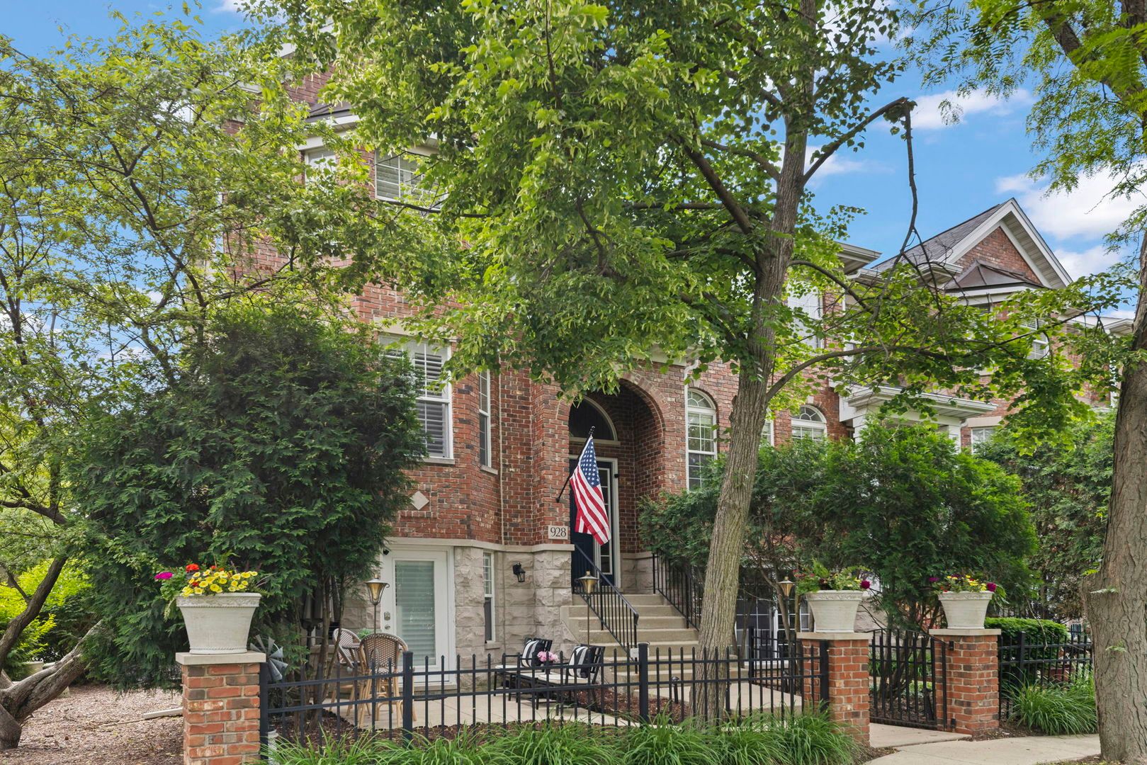 928 Shandrew Drive #928 — Naperville, IL 60540