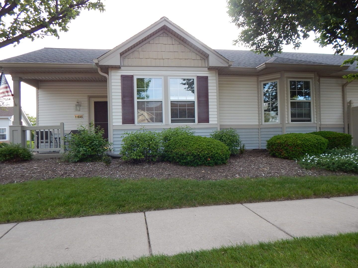 11645 River Terrace Lane — Huntley, IL 60142