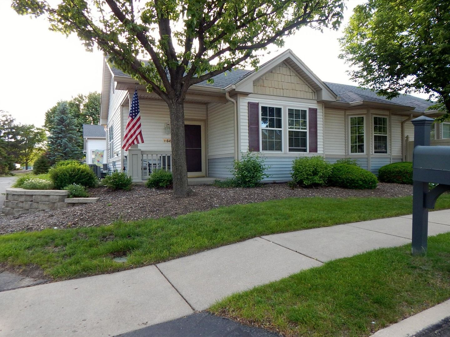 11645 River Terrace Lane — Huntley, IL 60142