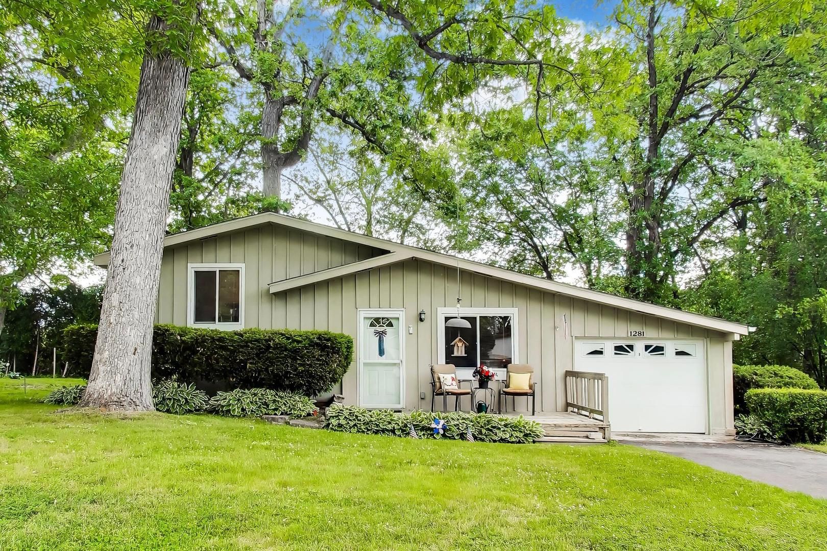 1281 Banbury Road — Mundelein, IL 60060