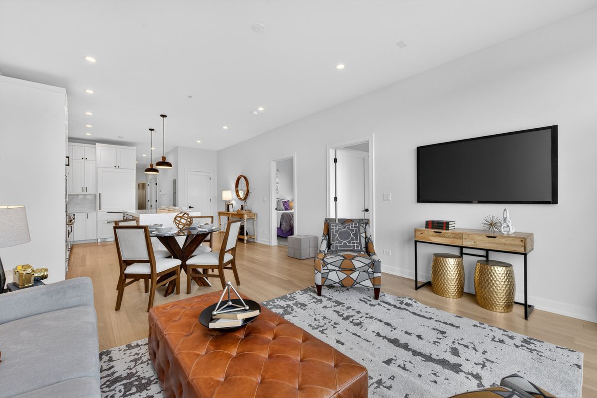 1347 W Grand Avenue #2N, Chicago, IL 60642