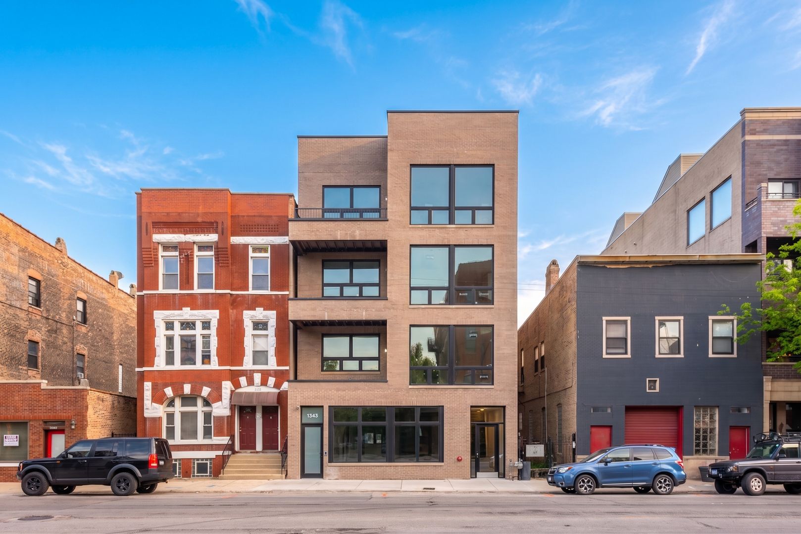 1347 W Grand Avenue #2N — Chicago, IL 60642