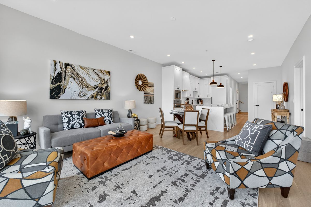 1347 W Grand Avenue #2N, Chicago, IL 60642