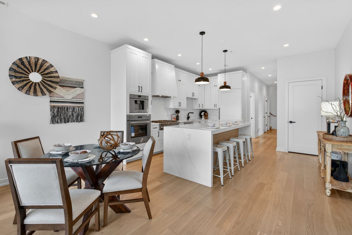 1347 W Grand Avenue #2N, Chicago, IL 60642
