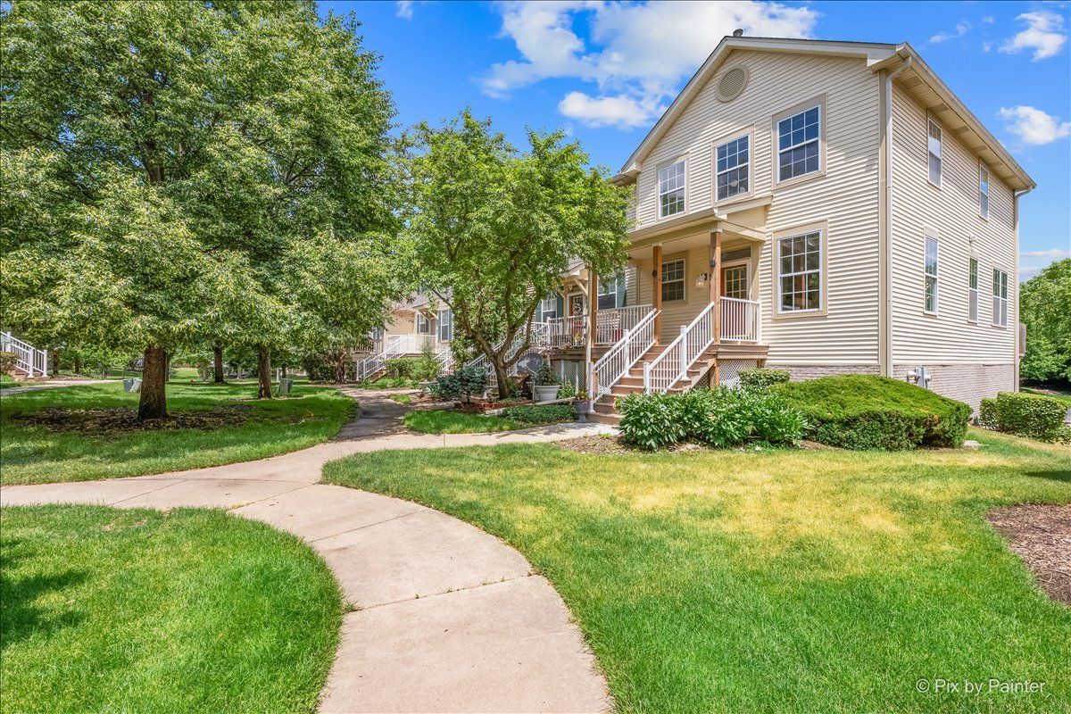 670 Littleton Trail #670 — Elgin, IL 60120