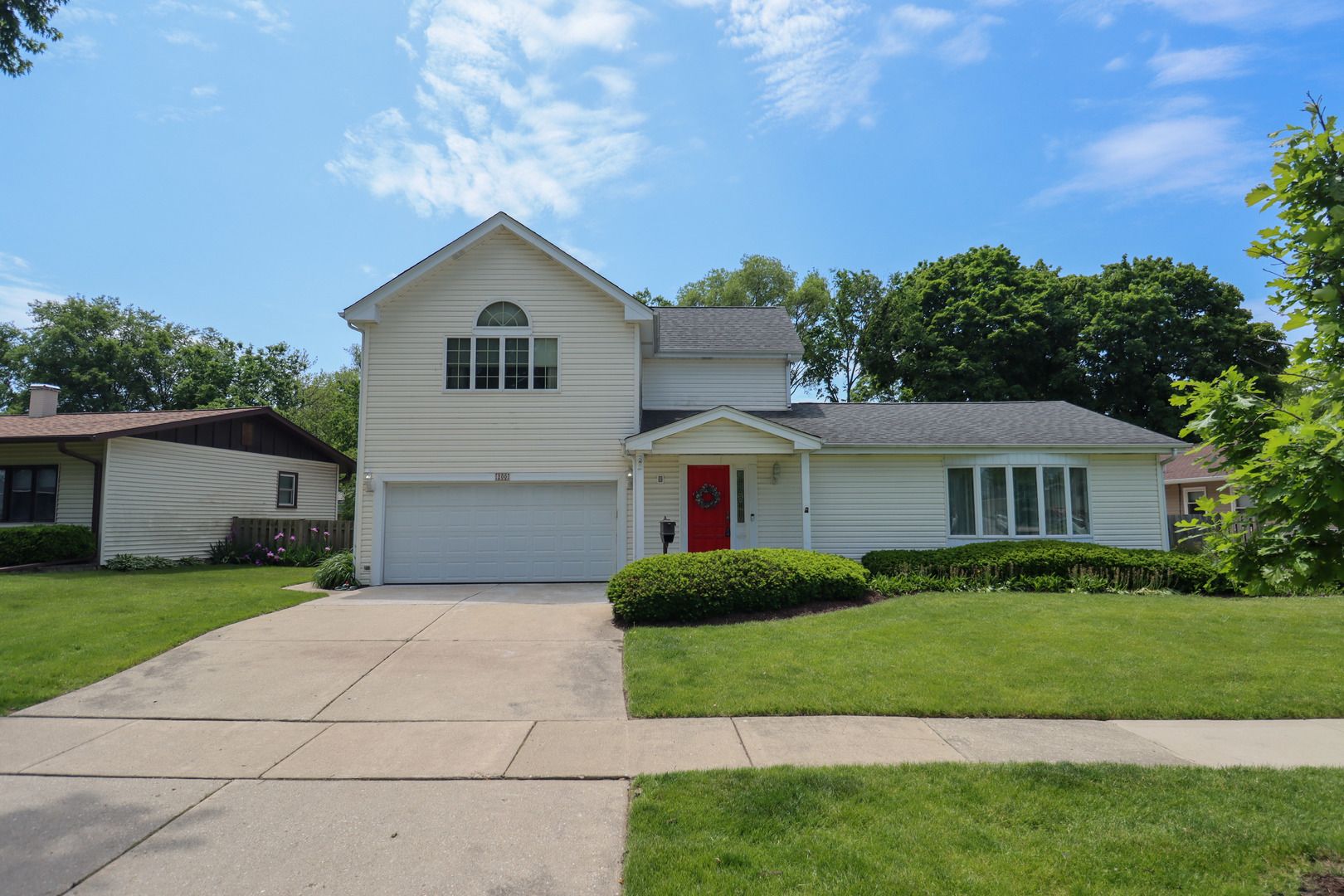 200 Navajo Trail — Buffalo Grove, IL 60089