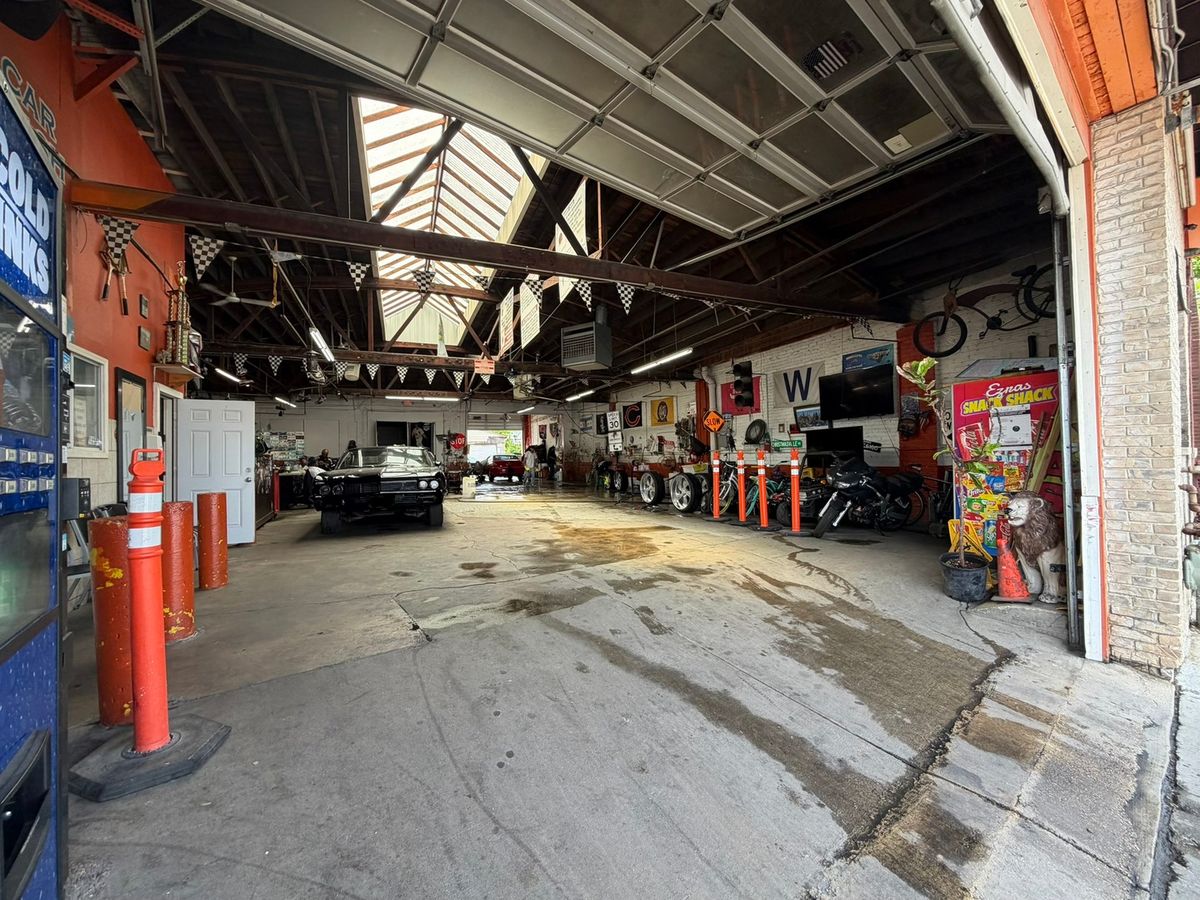 2323 W 18th Street, Chicago, IL 60608