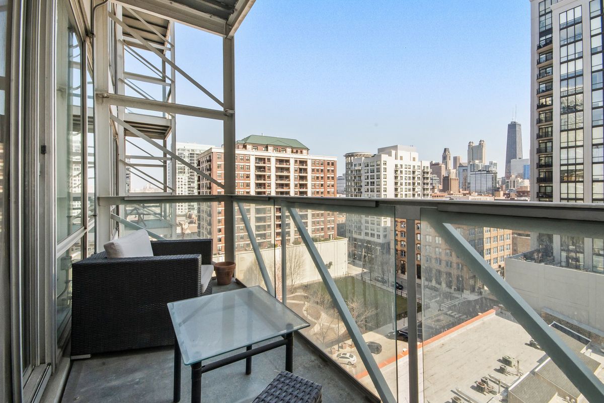 653 N Kingsbury Street #1007, Chicago, IL 60610