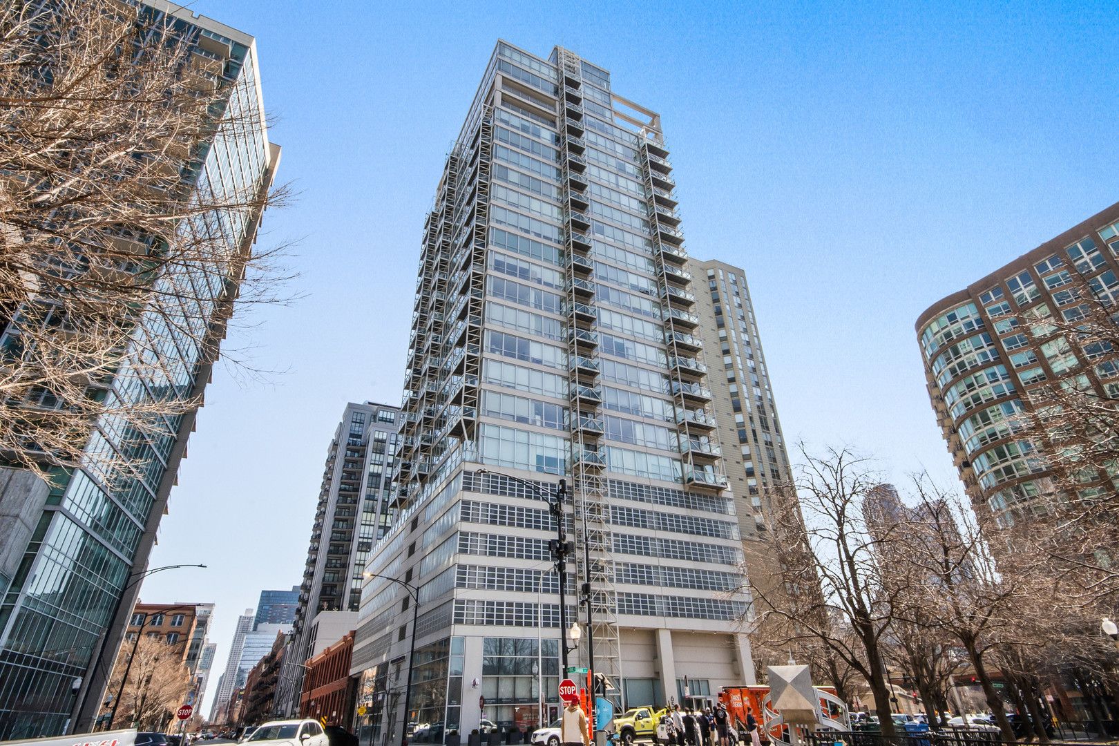 653 N Kingsbury Street #1007 — Chicago, IL 60610