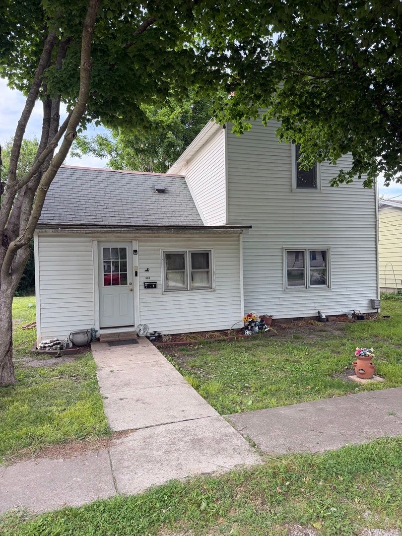 602 E Locust Street — Fairbury, IL 61739