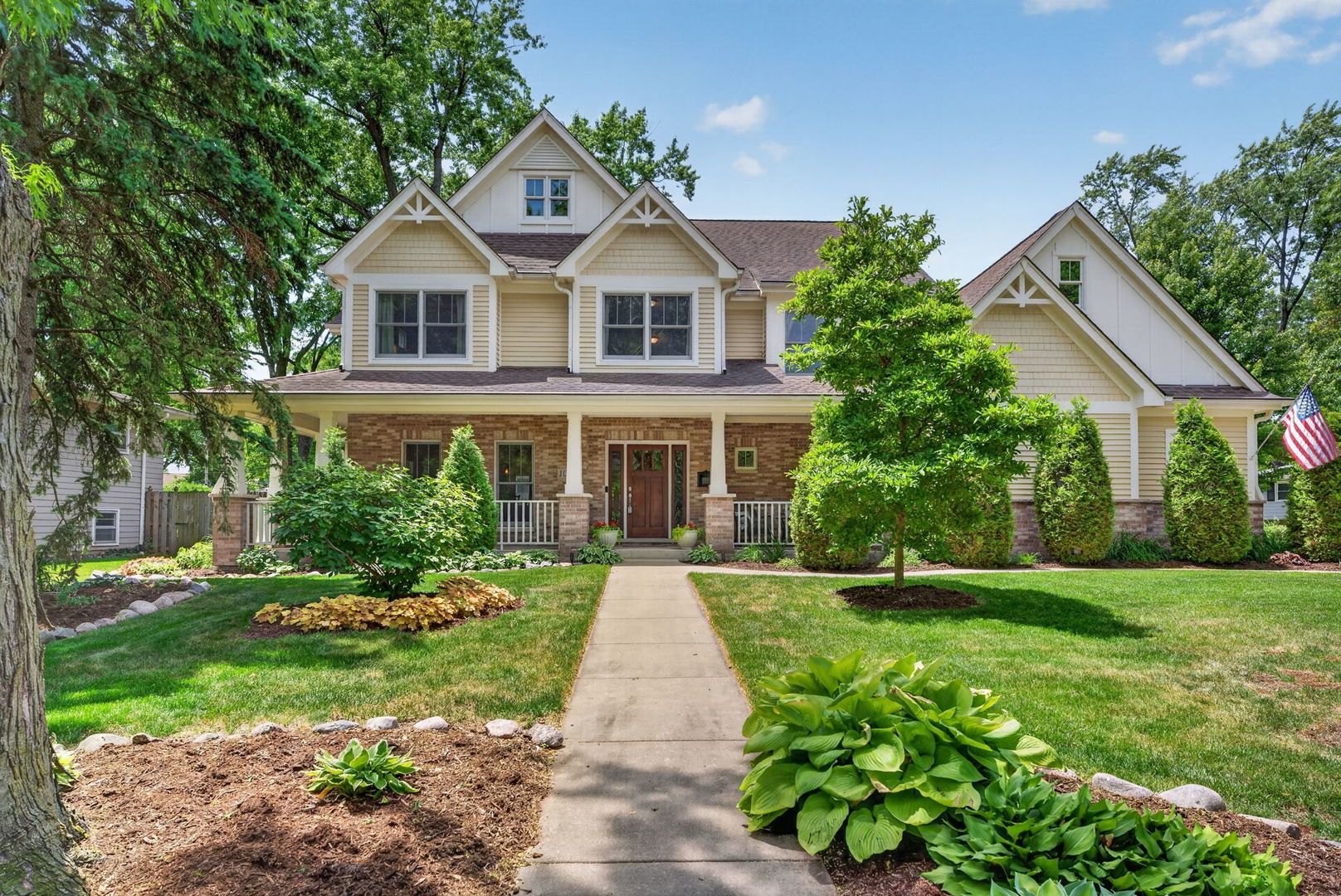 1045 MAGNOLIA Lane — Naperville, IL 60540