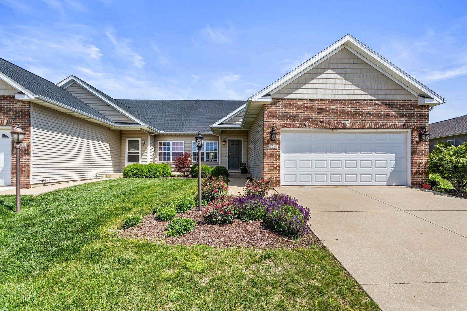 1704 Timber Wolf Lane — Mahomet, IL 61853