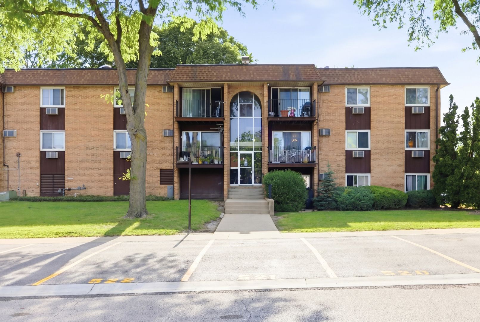 1080 Knoll Lane #107 — Hoffman Estates, IL 60169