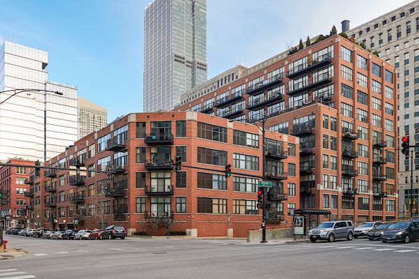 333 W HUBBARD Street #610-611 — Chicago, IL 60654