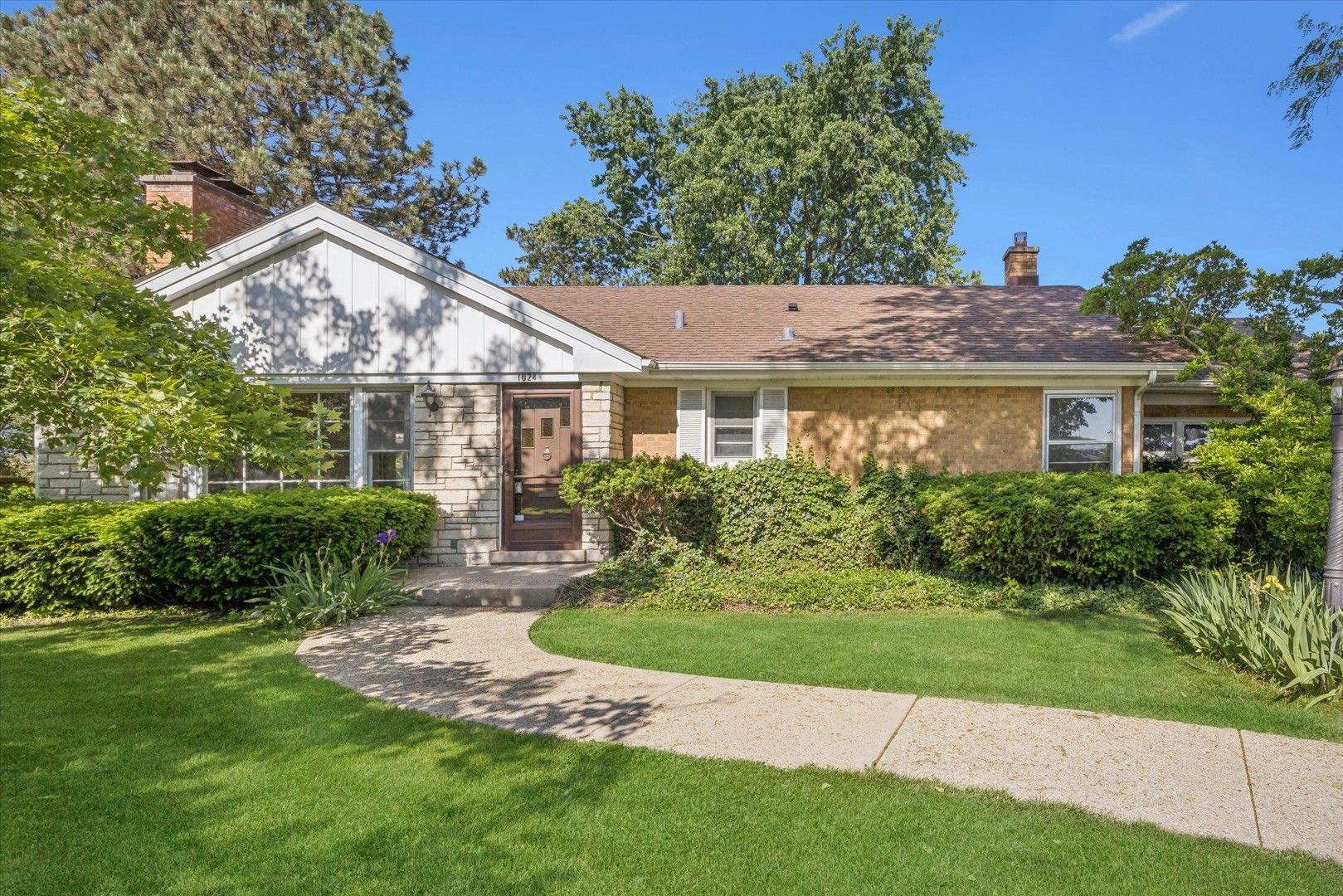 1024 S Spring Avenue — La Grange, IL 60525