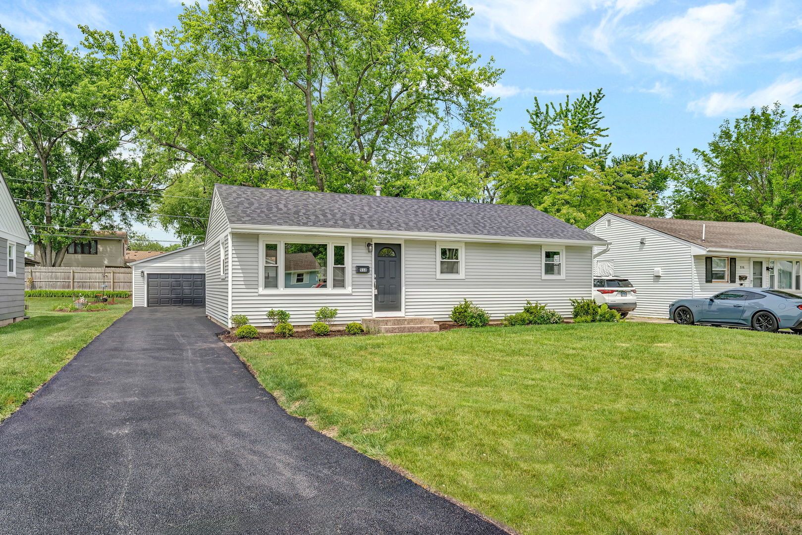 512 N Westlawn Avenue — Aurora, IL 60506