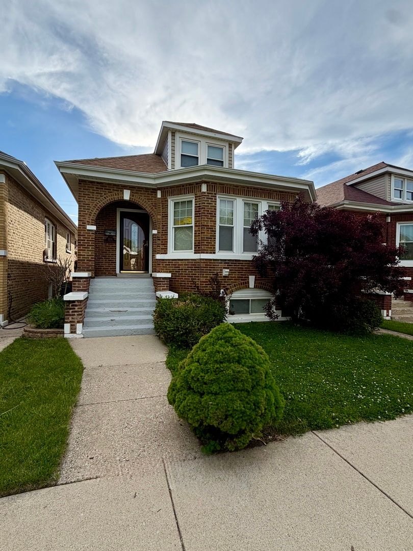 2136 N 75th Avenue — Elmwood Park, IL 60707