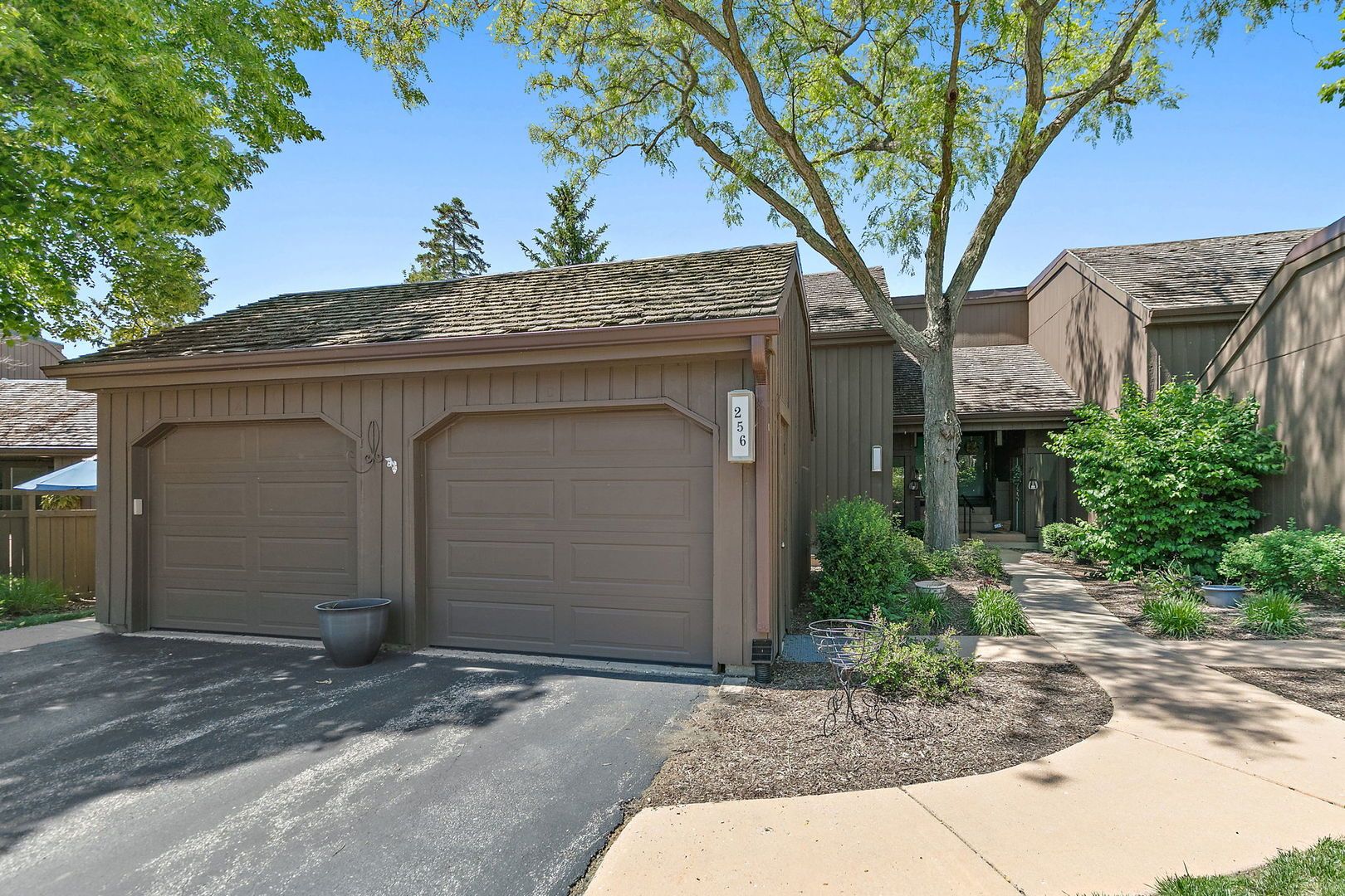 256 THORNHILL Lane #C — Lake Barrington, IL 60010