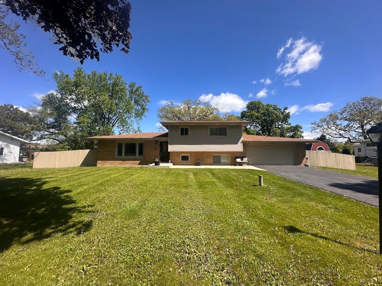 1006 Forest Drive — Elgin, IL 60123