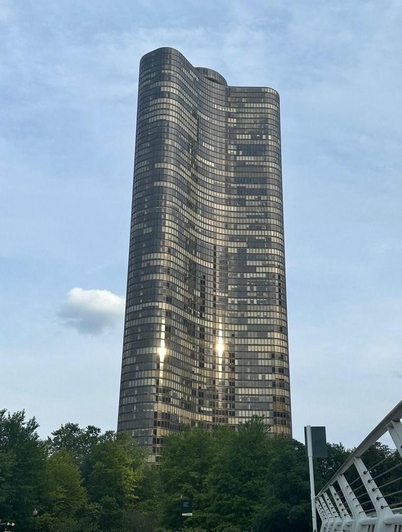 505 N LAKE SHORE Drive #5706 — Chicago, IL 60611