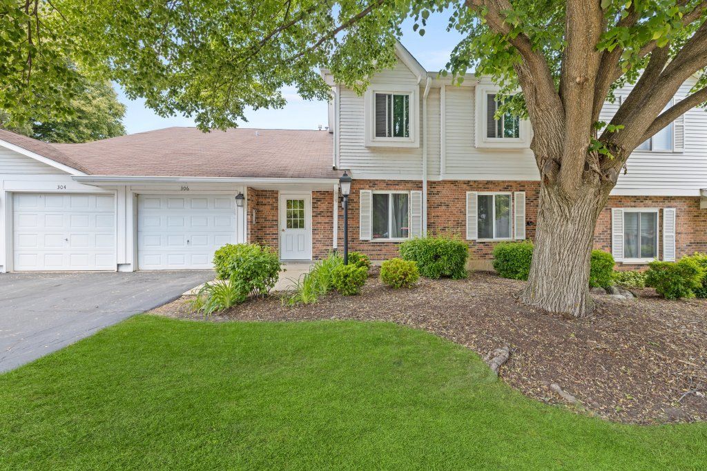 306 Sandpebble Lane #306 — Aurora, IL 60504