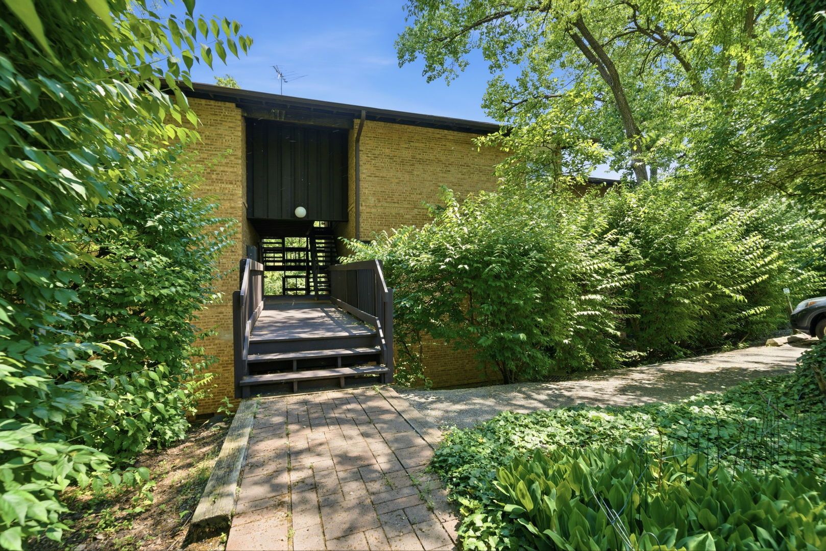 5517 E Lake Drive #91-E — Lisle, IL 60532