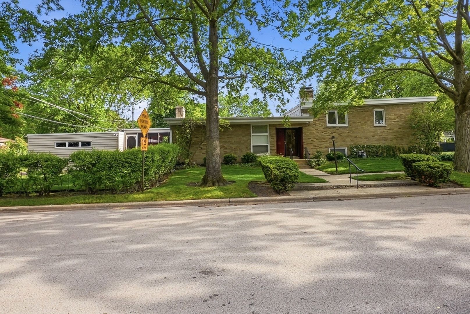 600 Florence Avenue — Evanston, IL 60202