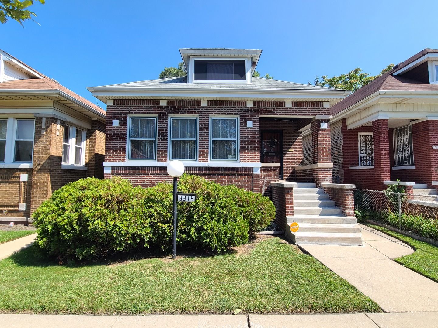 8319 S Crandon Avenue — Chicago, IL 60617