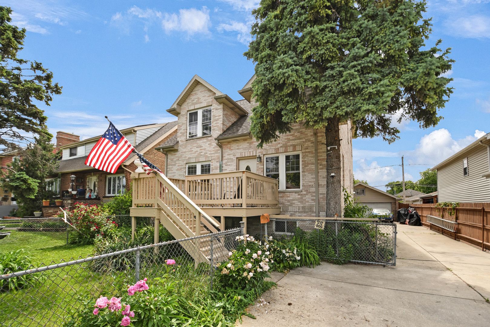 4820 S Lotus Avenue — Chicago, IL 60638