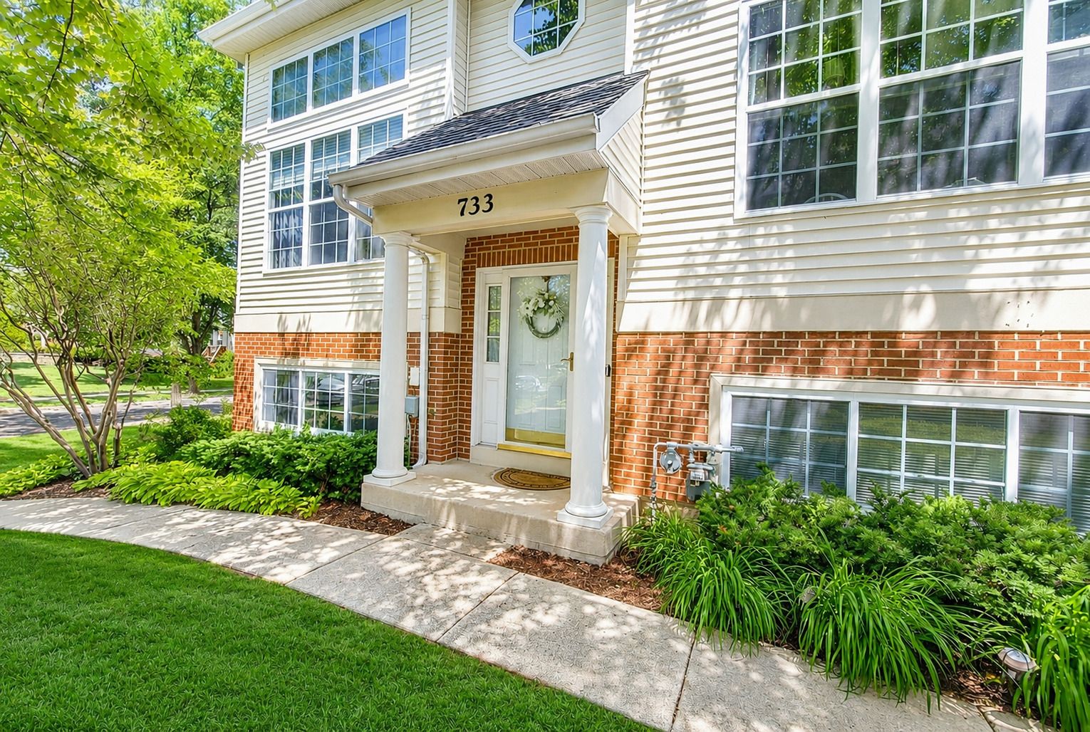733 Pheasant Trail — St. Charles, IL 60174