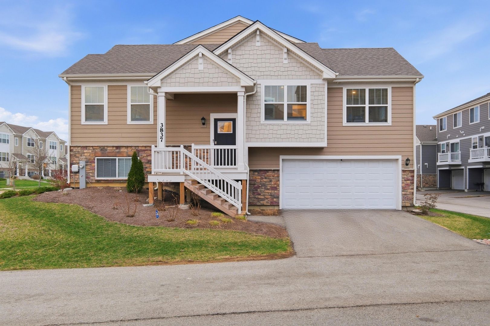 3837 Currant Lane — Elgin, IL 60124