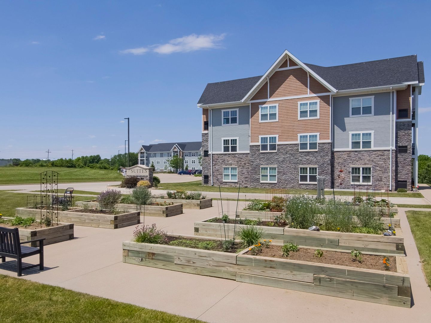 2592 MIDDLE Road #313 — Bettendorf, IA 52722
