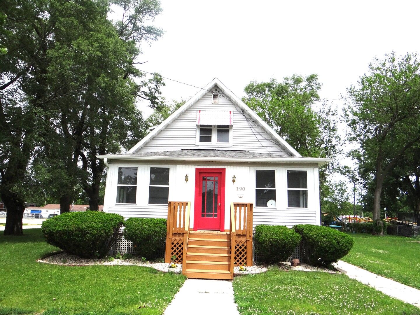 190 W Maple Street — Coal City, IL 60416