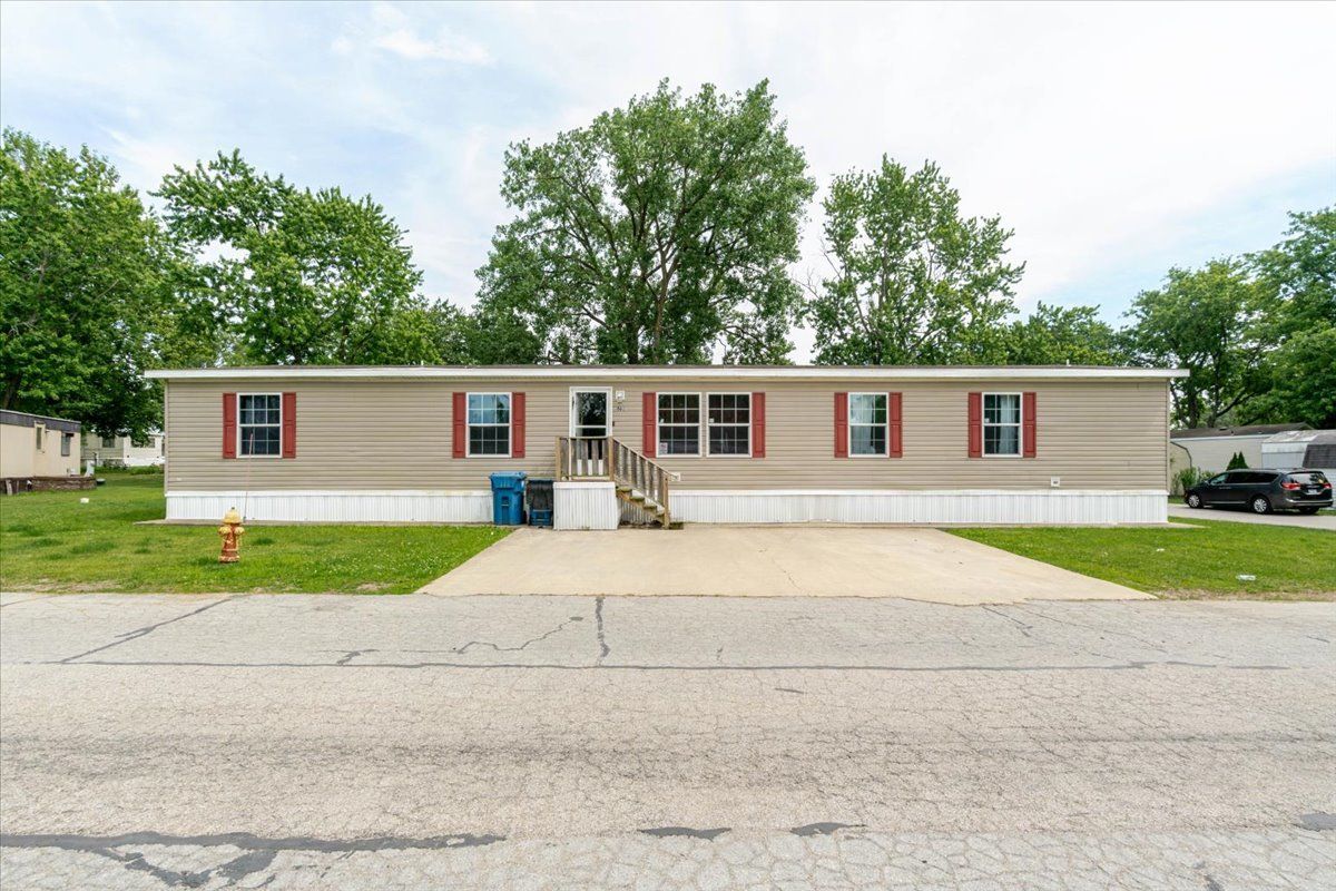 861 4th Street — Normal, IL 61761
