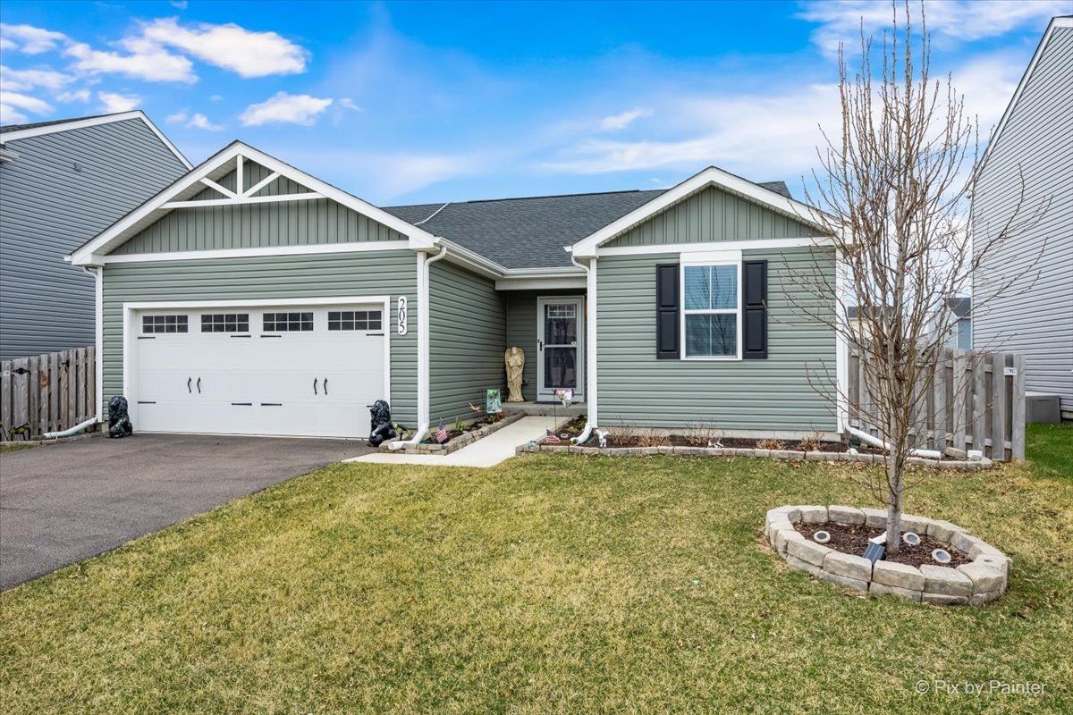 205 Buckeye Street — Waterman, IL 60556