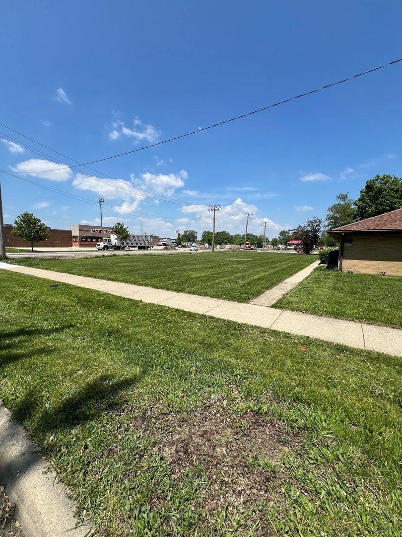 3298 7th Street — Park City, IL 60085
