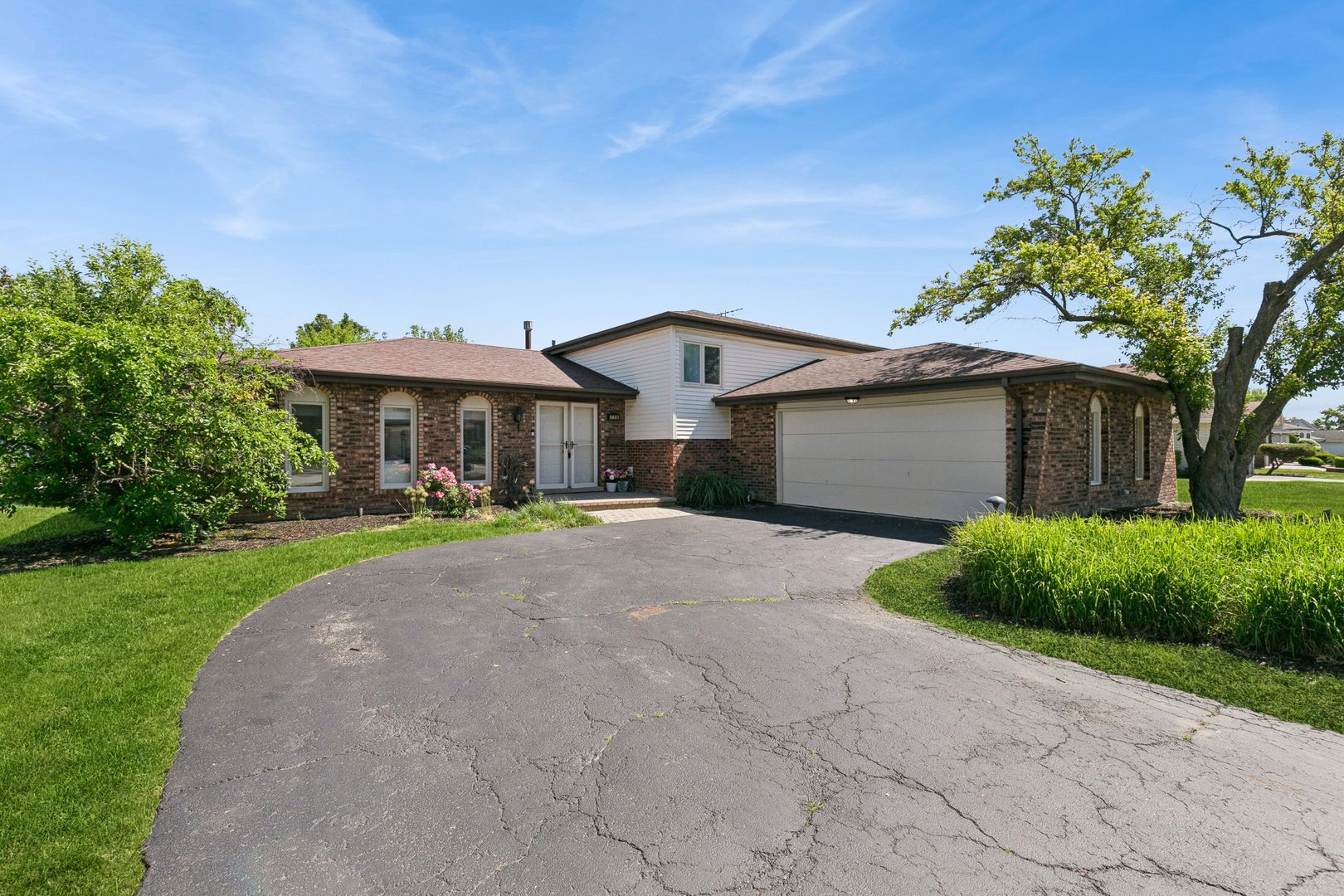 726 E 194th Street — Glenwood, IL 60425