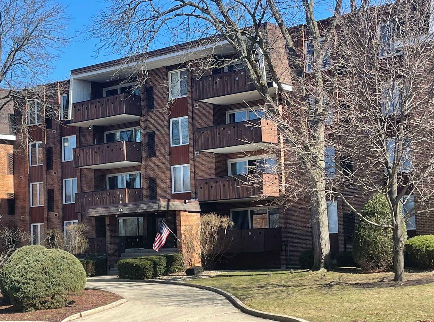 121 S Spruce Avenue #103 — Wood Dale, IL 60191