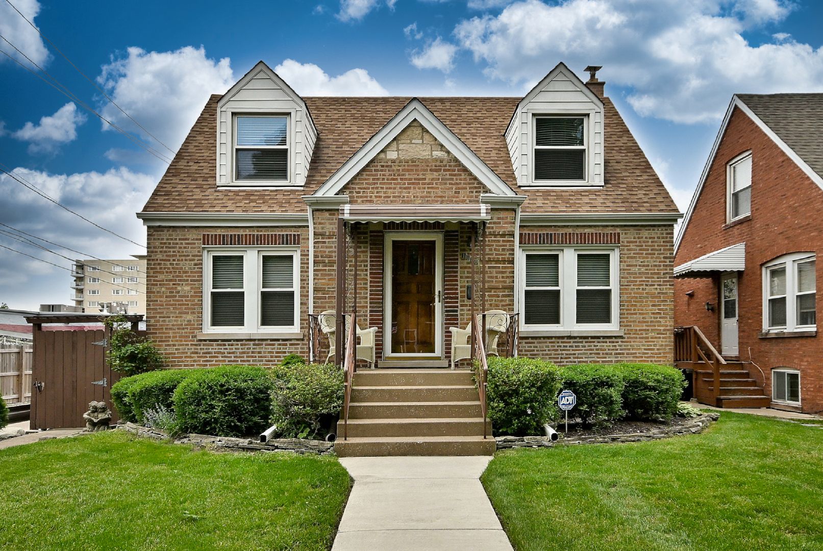 1620 N 73rd Court — Elmwood Park, IL 60707